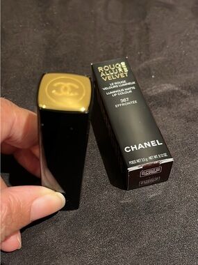 CHANEL Rouge Allure Velvet Lipstick 367 Effrontée